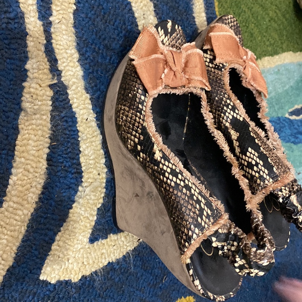 Heels - Picture 2 of 6